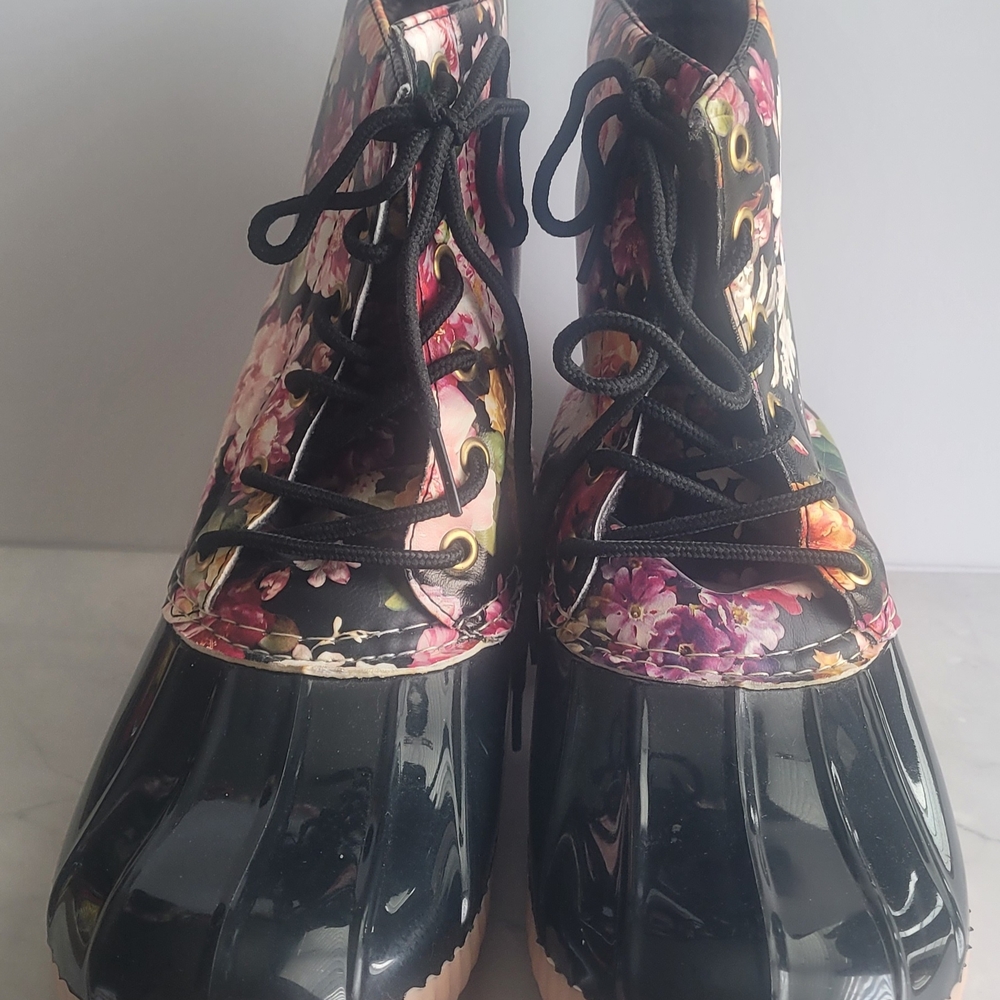 Avanti Black Floral Lace-Up Duck Boots